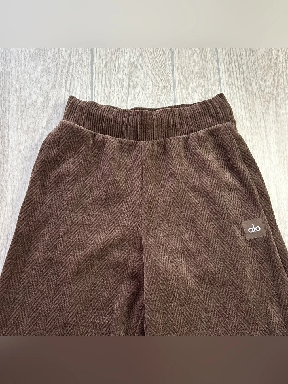 ALO YOGA Winter Break Micro Corduroy Top & Wide Leg Pant Lounge Set Espresso S